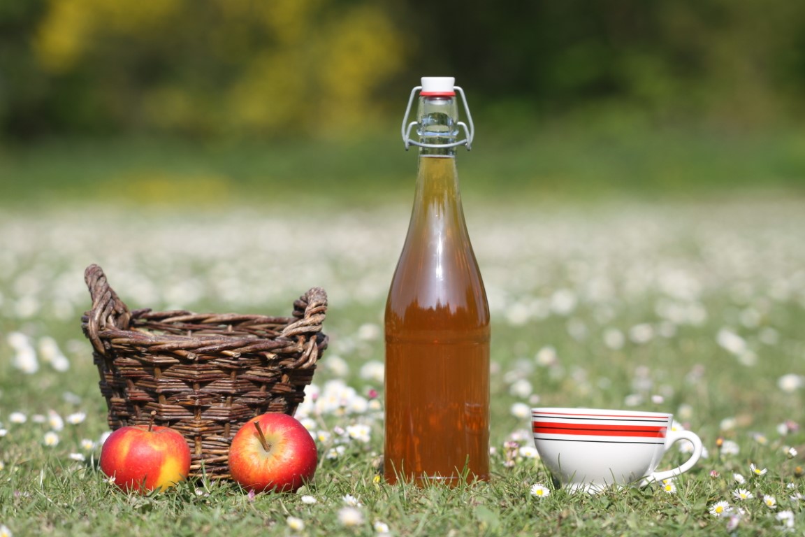 cidre,pomme,jus,bretagne,normandie,tonneau,bouteille